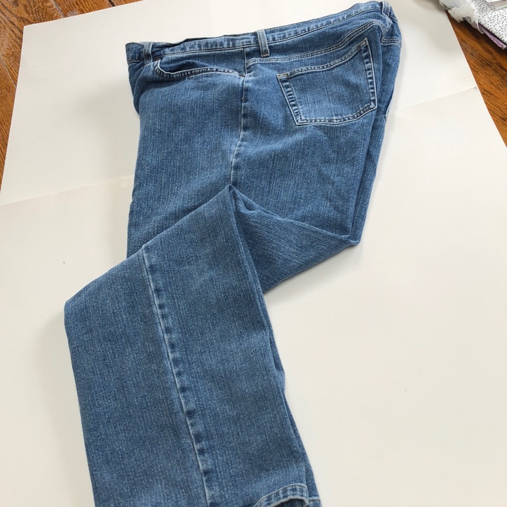 Jones Sport ladies jeans, size 16.  Good condition.  Lightwash style.
